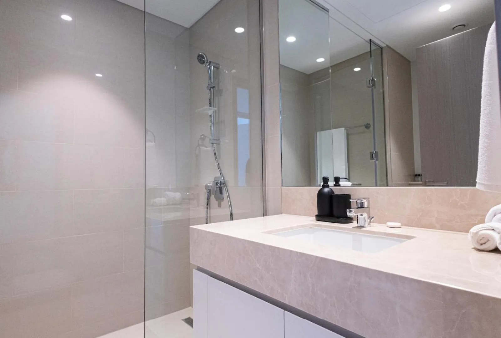 Mh- Act Tower - Downtown 2Bhk-Ref 4104 Appartement Dubai Verenigde Arabische Emiraten